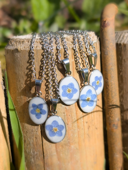 Tiny Forget-Me-Knot Silver Necklace