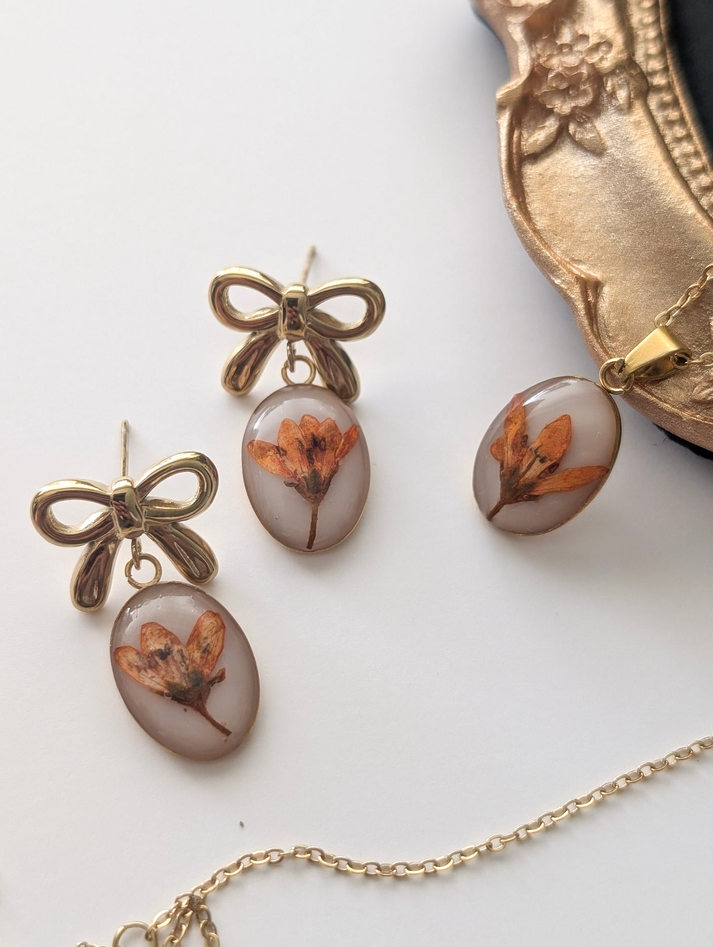 Orange Chloris Virgata Pressed Flora Bow Jewellery Set | Gold Plated Stainless Steel