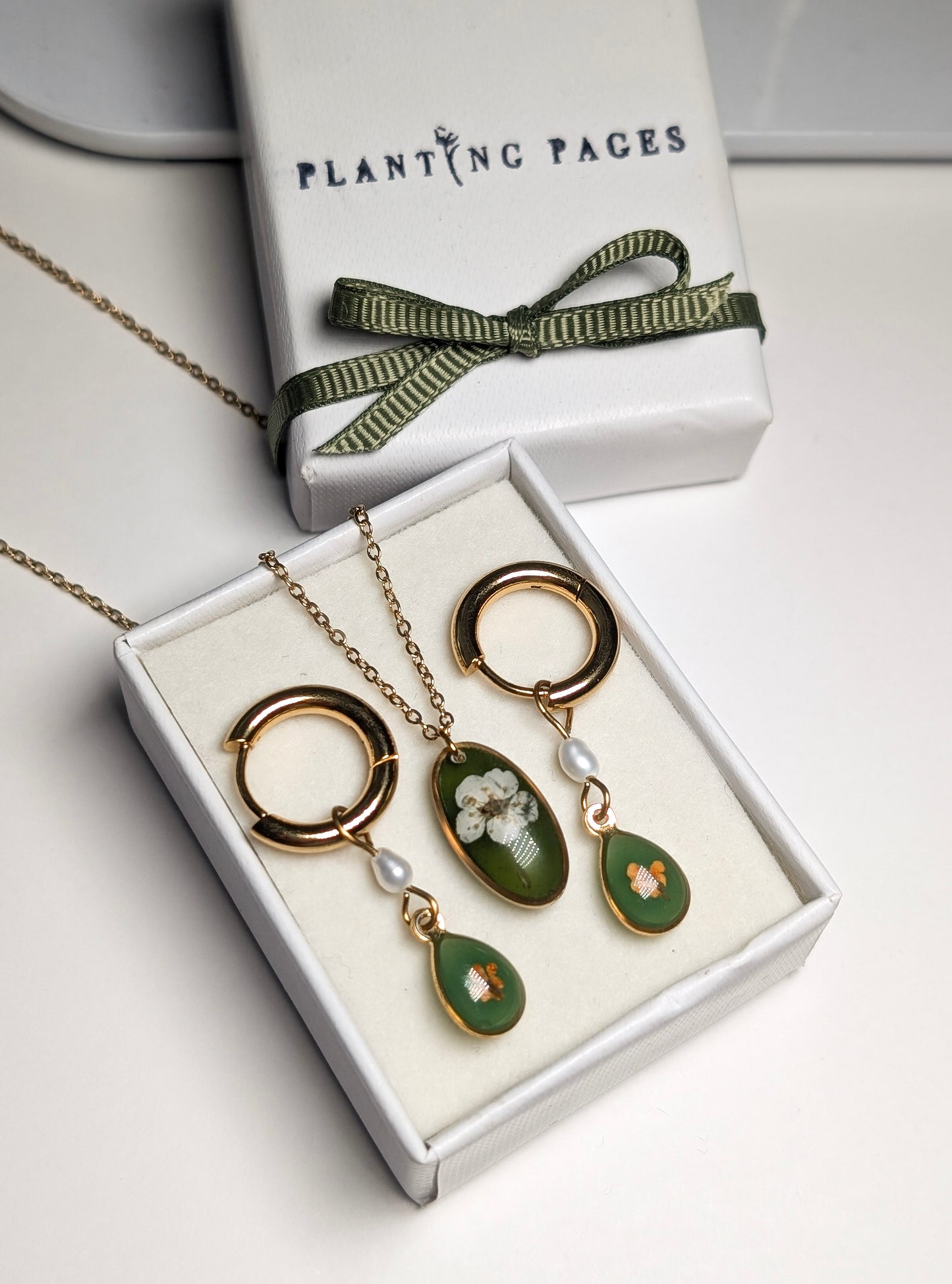Vintage Garden Hoop Earrings | Green & White Floral Necklace Jewellery Set | Stainless Steel