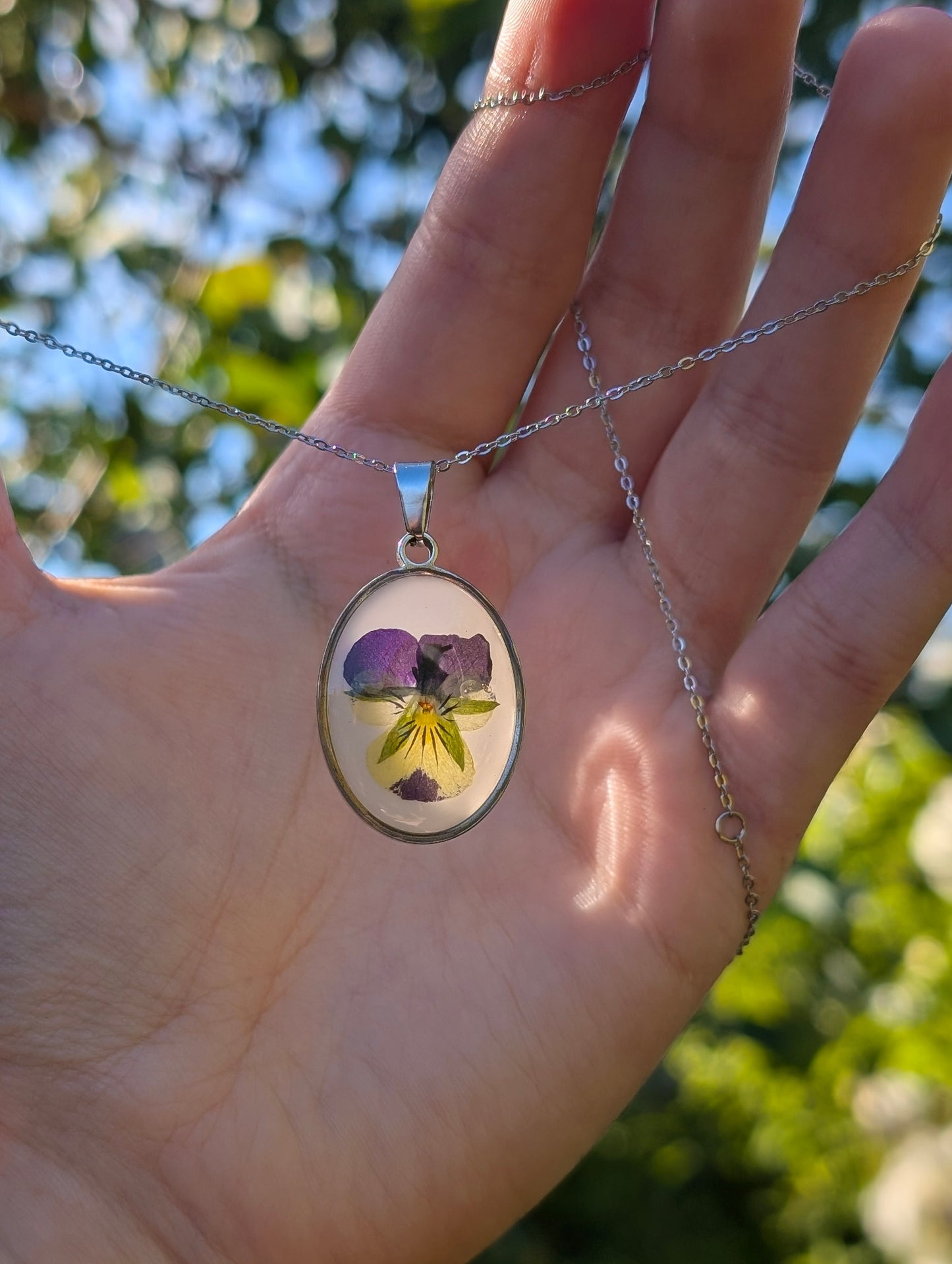 Oval Viola | Original Flora Necklace