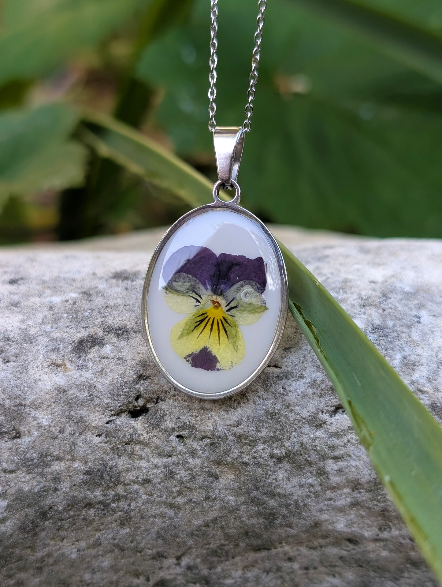 Oval Viola | Original Flora Necklace