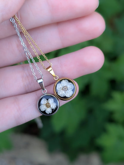 Black & White Flower Gold & Silver Necklace